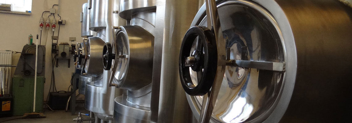 Bright-Beer-Tanks: Serbatoi cilindrici a pressione verticale